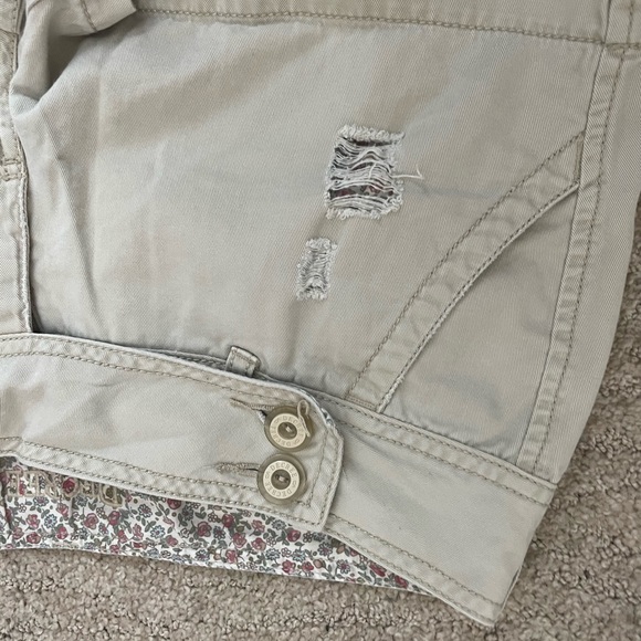 tan decree shorts size 7 - Picture 2 of 7